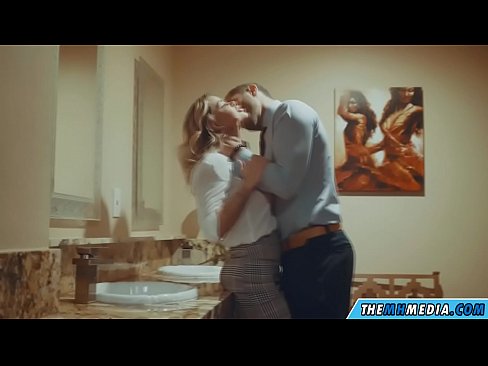 ❤️ Wann eng Busty Blond Iech an engem ëffentlechen Toilette verféiert ❤️ Sex op lb.wassell.ru ❌